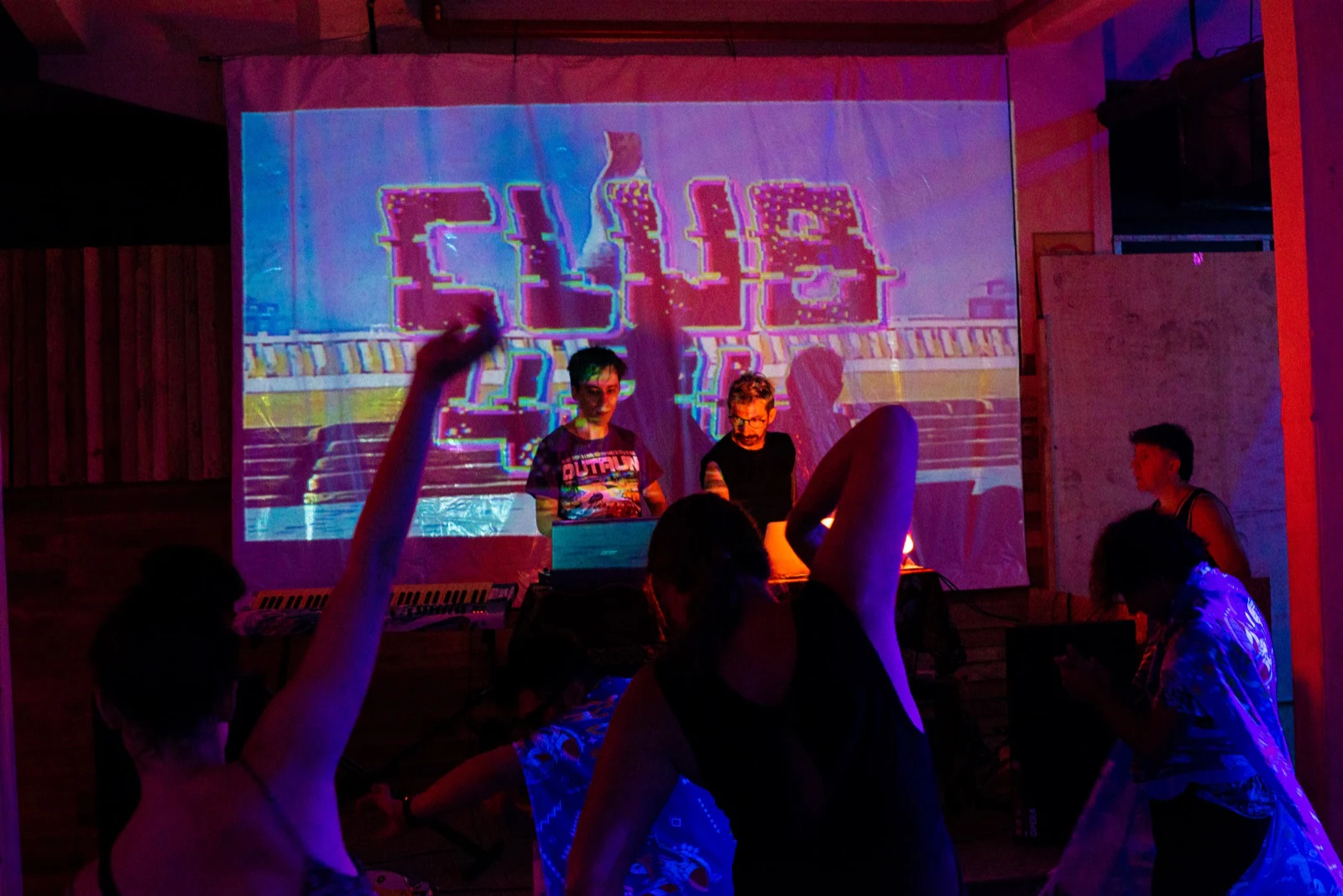 Club 404 · Apertura — fotografía 1