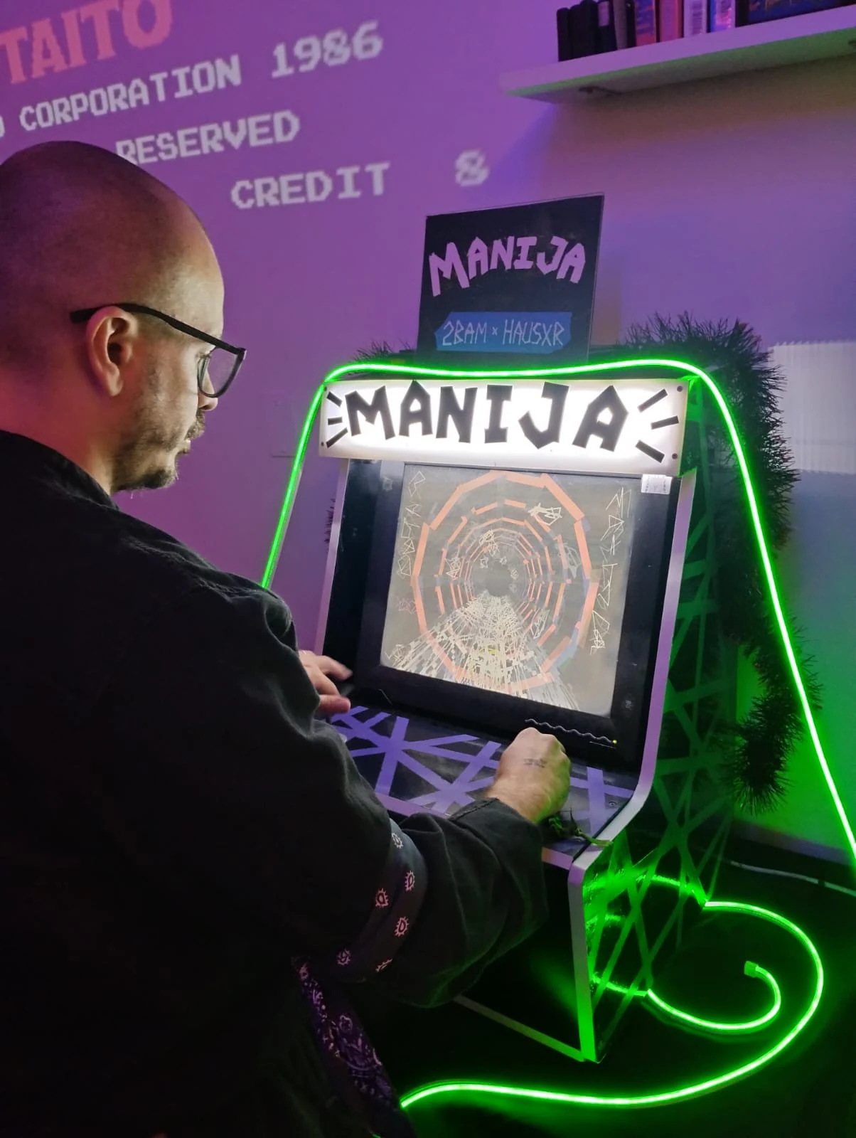 Demostración del arcade MANIJA